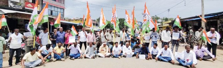 ईडी की कारवाई का विरोध, युवा कांग्रेस का चक्काजाम