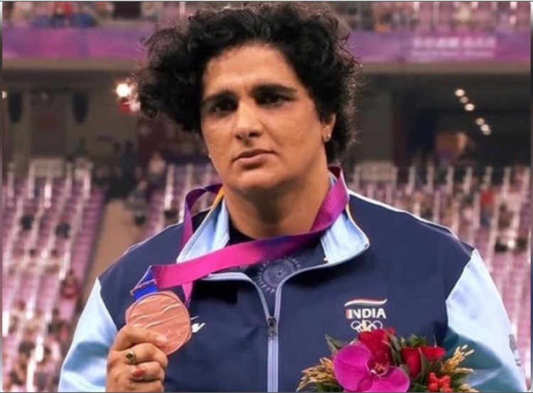 सीमा अंतिल पुनिया: 17 की उम्र में छिना मेडल, फिर चार बार ओलंपिक में किया देश का प्रतिनिधित्व