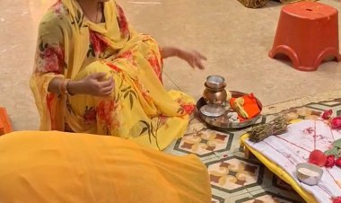 ऋषि पंचमी पर शिप्रा नदी पर महिलाओं ने किया पूजन:उज्जैन में व्रत रखकर कथा सुनी, अनजाने में हुई गलतियों की मांगी माफी