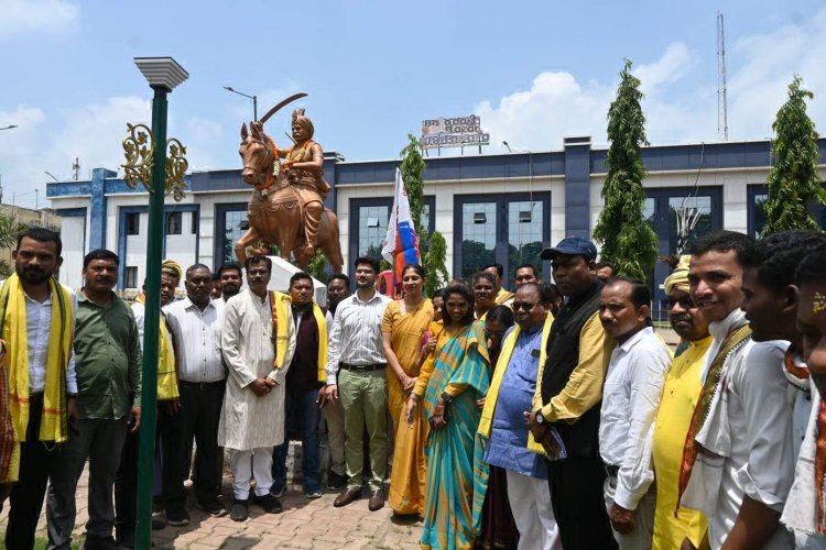 उत्साह के साथ मना विश्व आदिवासी दिवस