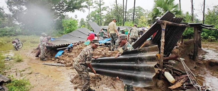 ताड़बाकड़ी में भारी बारिश से बाढ़ जैसे हालात, कई घर हुए जलमग्न