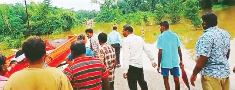 इंद्रावती नदी उफान पर, यातायात ठप, चेतावनी