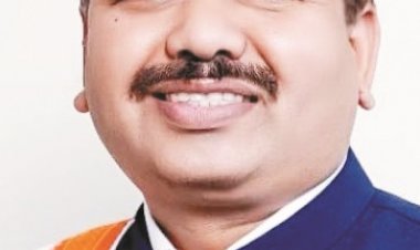 गलत के विरूद्ध आवाज उठाने पर नपं अध्यक्ष पर की गई दमनात्मक कार्रवाई-विनोद चंद्राकर