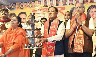 मुख्यमंत्री श्री साय खारुन मईया समरसता भव्य महाआरती में हुए शामिल.