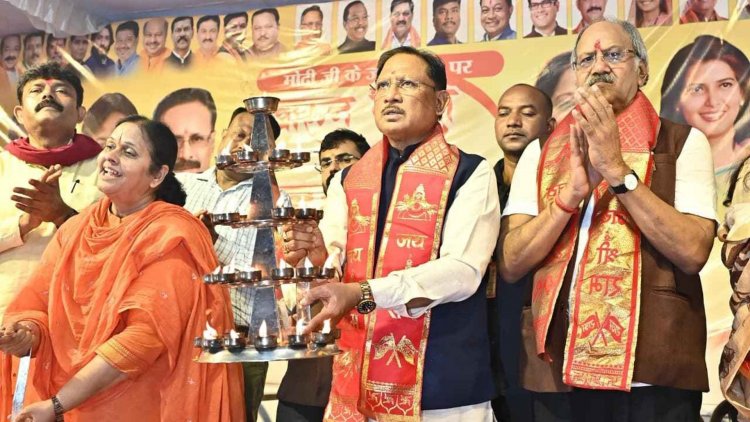 मुख्यमंत्री श्री साय खारुन मईया समरसता भव्य महाआरती में हुए शामिल.