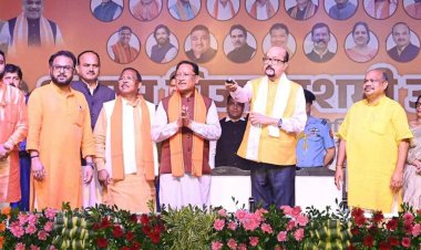 डब्लू आर एस कॉलोनी में रावण दहन: राज्यपाल रमेन डेका और मुख्यमंत्री श्री विष्णु देव साय.