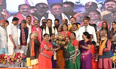 मुख्यमंत्री श्री विष्णु देव साय पंडवानी महासम्मेलन के समापन समारोह में हुए शामिल