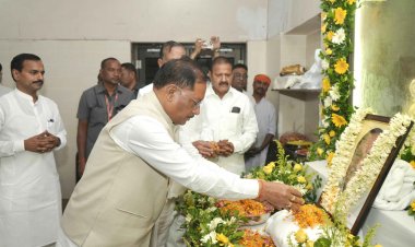 मुख्यमंत्री श्री विष्णु देव साय ने पूर्व विधानसभा उपाध्यक्ष स्वर्गीय श्री बनवारी लाल अग्रवाल को दी श्रद्धांजलि.