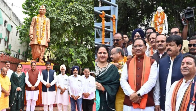 मुख्यमंत्री श्री विष्णुदेव साय ने राष्ट्रपिता महात्मा गांधी और पूर्व प्रधानमंत्री श्री लाल बहादुर शास्त्री की प्रतिमा पर किया माल्यार्पण.