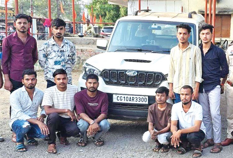 सडक़ जाम कर बर्थडे मना रहे नौ लडक़े गिरफ्तार