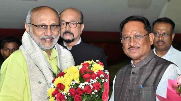 उपराष्ट्रपति श्री सी. पी. राधाकृष्णन का राज्यपाल श्री रमेन डेका और मुख्यमंत्री श्री विष्णुदेव साय ने स्वामी विवेकानंद विमानतल पर किया आत्मीय स्वागत.