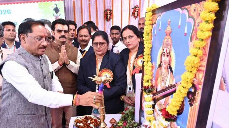 शासकीय जगतु माहरा बस्तर हाईस्कूल के शताब्दी वर्ष समारोह कार्यक्रम में मुख्यमंत्री .