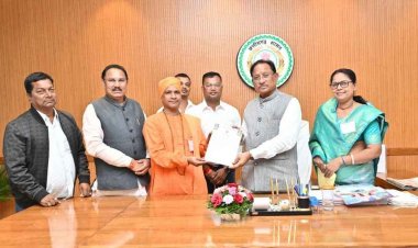 मुख्यमंत्री श्री साय से नर नारायण सेवाश्रम पखांजूर के सदस्यों ने की सौजन्य मुलाकात