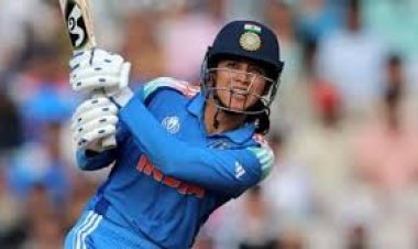 इंटरनेशनल क्रिकेट में 10 हजार रन बनाने वाली चौथी महिला क्रिकेटर बनीं स्मृति मंधाना