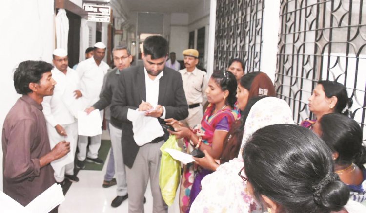 जनदर्शन : कलेक्टर ने सुनी समस्याएं