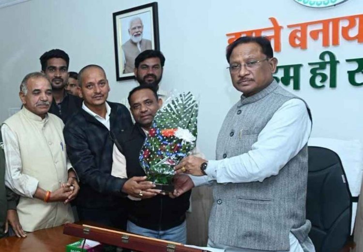 मुख्यमंत्री श्री विष्णु देव साय से कुंभकार समाज के प्रतिनिधि मंडल की सौजन्य मुलाकात.