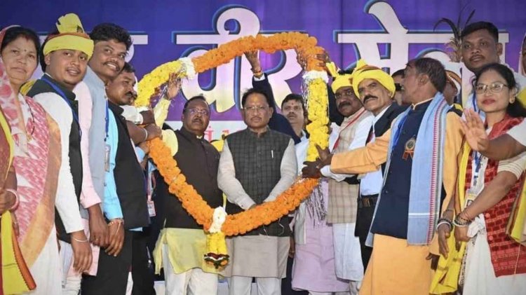 राष्ट्र व समाज के नव निर्माण में आदिवासी समाज के अमर शहीदों एवं महापुरूषों का अद्वितीय योगदान.