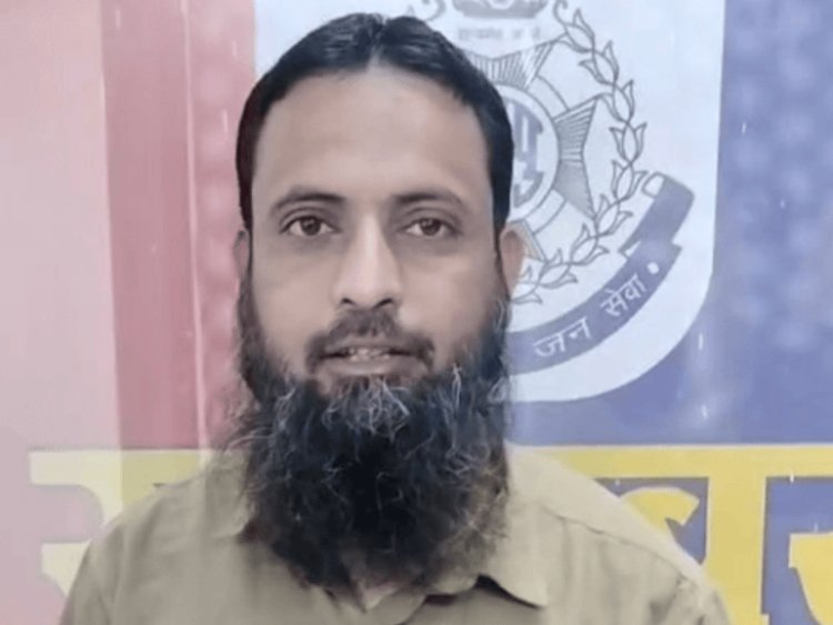 धार पुलिस ने ऑनलाइन ठगी के 4.72 लाख रुपए लौटाए:साइबर सेल की मदद से वापस मिली राशि