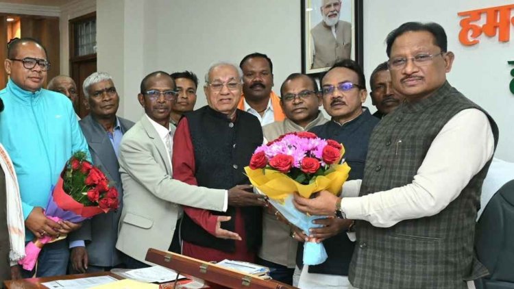 मुख्यमंत्री श्री साय से अखिल भारतीय राष्ट्रीय महासभा हल्बा हल्बी आदिवासी समाज के प्रतिनिधि मंडल के सदस्यों ने सौजन्य मुलाकात की