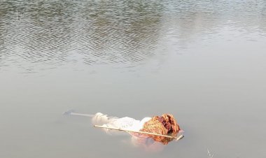 शाजापुर की लखुंदर नदी में मिला बुजुर्ग का शव:घर से घास काटने का कहकर निकले थे, पैर फिसलने से हादसे की आशंका