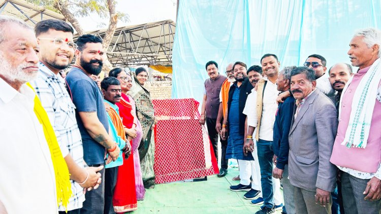 विधायक ने किया यादव समाज भवन का लोकार्पण