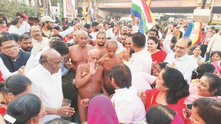 दिगंबर जैन आचार्य मुनि सागर का नगर प्रवेश