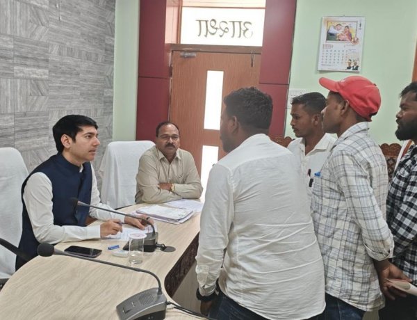 जनदर्शन में कलेक्टर ने सुनी समस्याएं