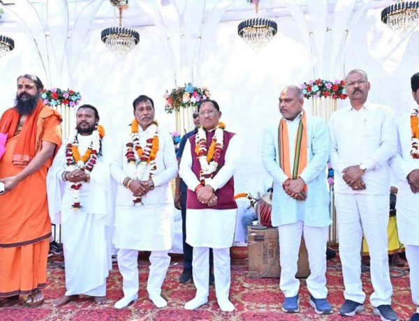 मुख्यमंत्री ने “विशाल सतनाम सद्भाव पदयात्रा” का किया शुभारंभ, गुरु घासीदास के अनुयायियों का दल पावन गिरौदपुरी धाम के लिए हुआ रवाना