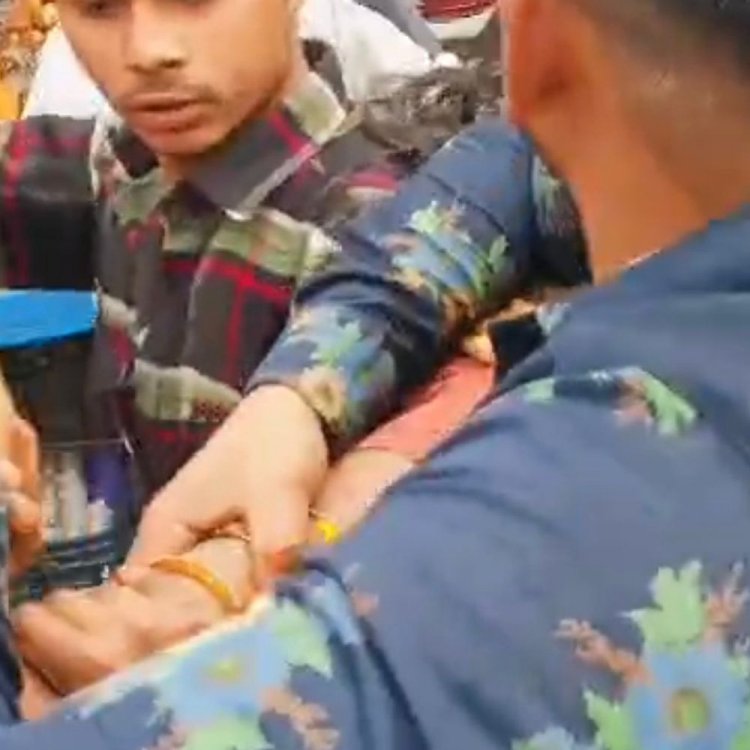 दतिया में पारिवारिक विवाद, बीच सड़क मारपीट का वीडियो वायरल:पहली पत्नी के भाइयों पर केस दर्ज, बिना तलाक दूसरी शादी का आरोप