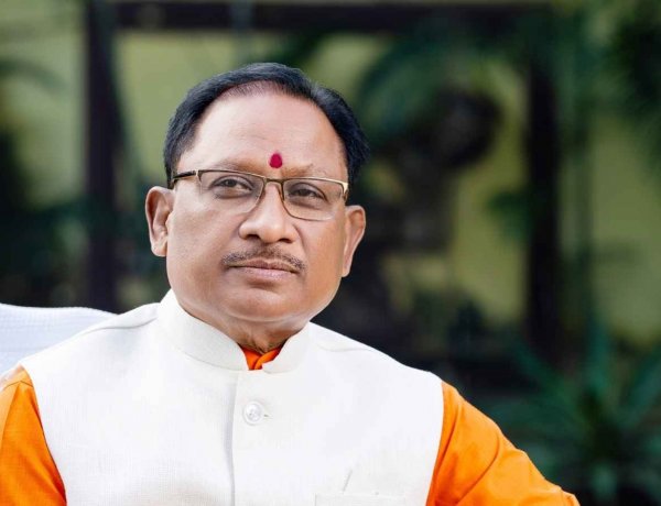 नारी सशक्तिकरण की अग्रदूत सावित्रीबाई फुले की पुण्यतिथि पर मुख्यमंत्री श्री विष्णु देव साय ने किया नमन.